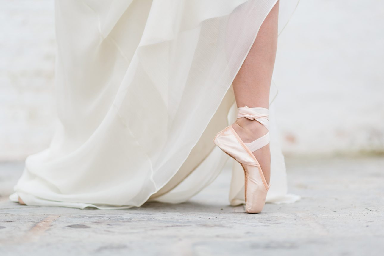 Ballet inspired editorial for bridal inspiration by Cheshire Wedding Photographer Jade Osborne Photography offering fine art wedding photography in the UK.