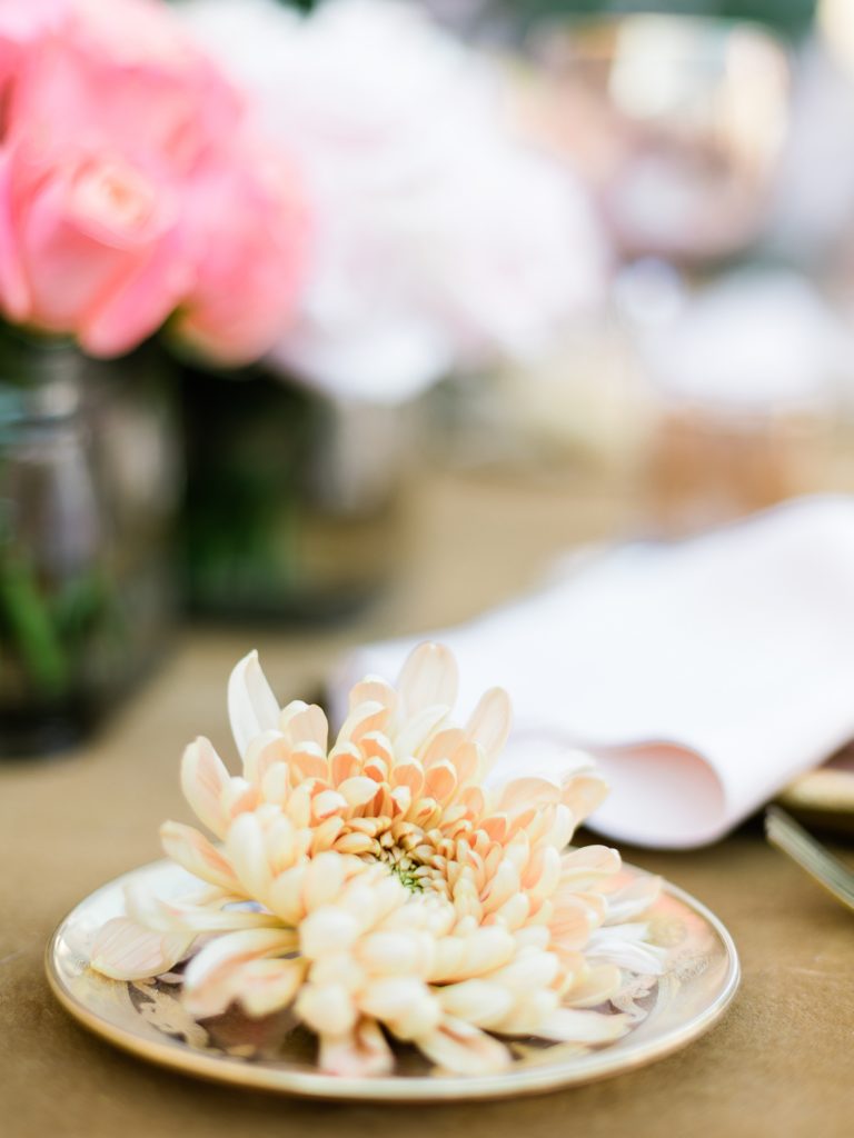 Dahlia wedding flowers for a destination wedding editorial shoot in Oia