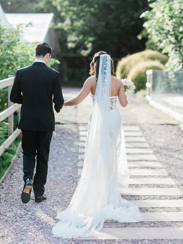 Black tie wedding in the UK. Light and airy, romantic wedding photography - photo