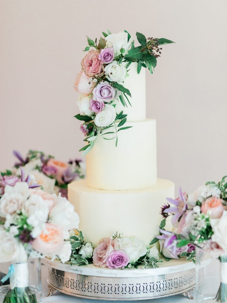 wedding cake at Iscoyd Park wedding photo