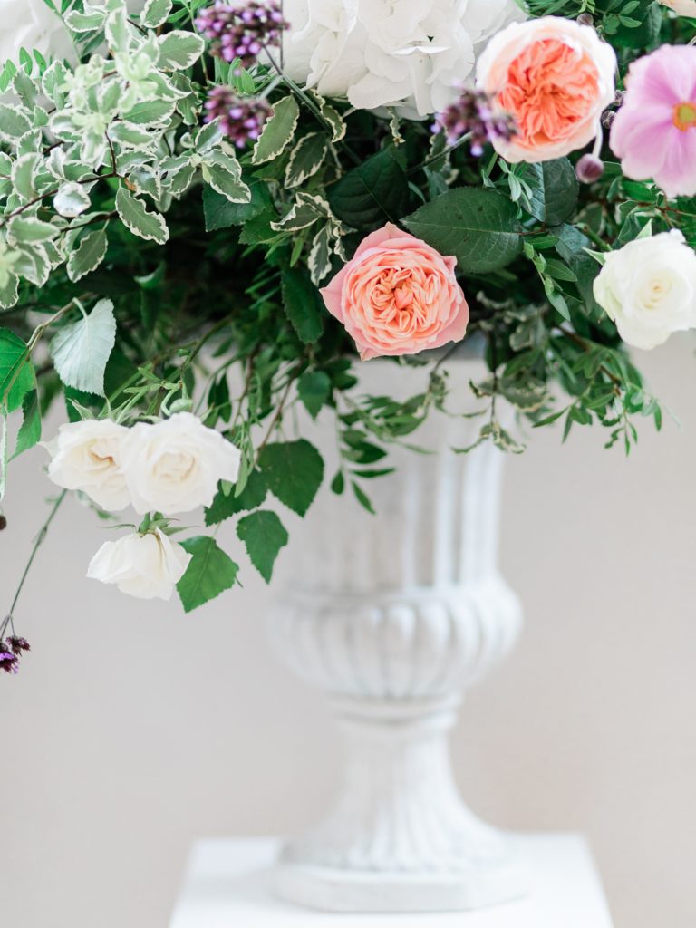 Wedding florals at Iscoyd Park by Flowers by Breige Photo