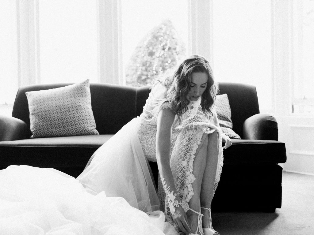 Bridal preparation for a wedding at The Corinthian Club in Glasgow