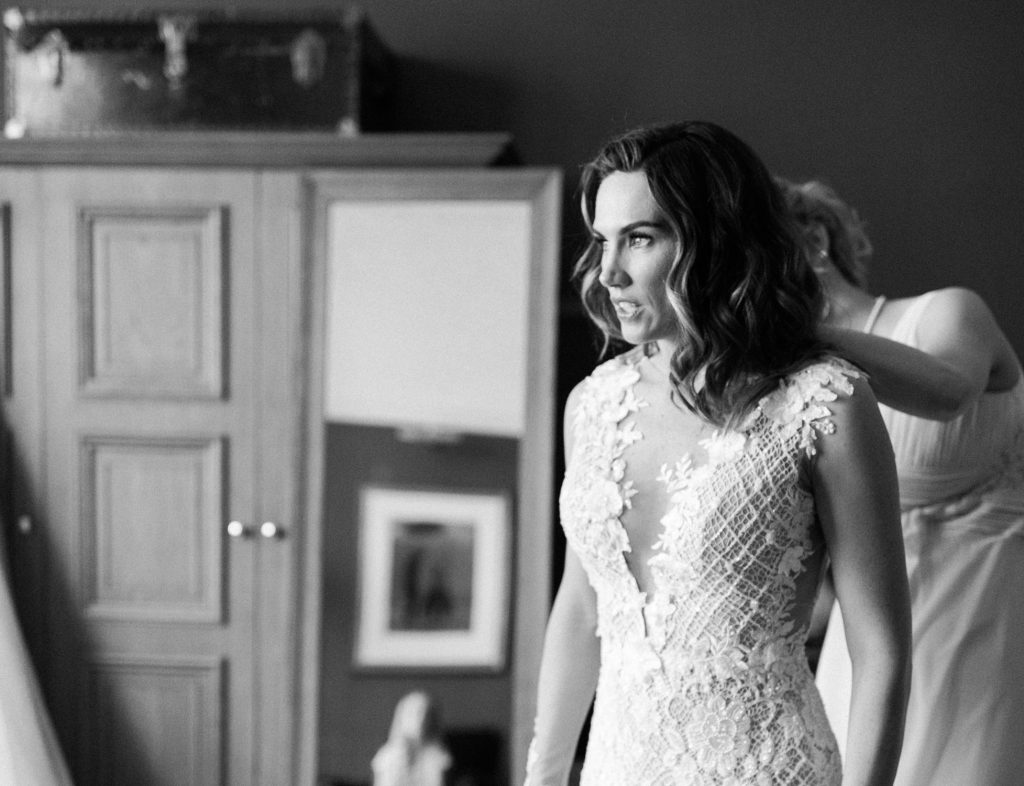 Bridal preparation for a wedding at The Corinthian Club in Glasgow